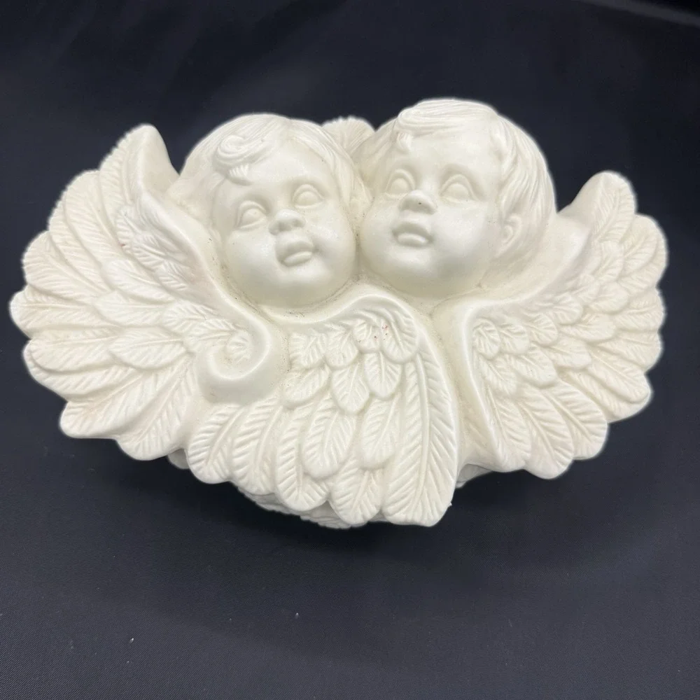 Vintage Angel Cherubs Porcelain Trinket And Jewelry Box Gothic Victorian Style‎